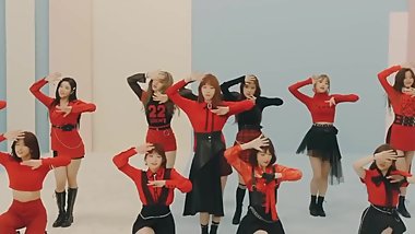 IZ*ONE  â€œLa Vie En Roseâ€ MV